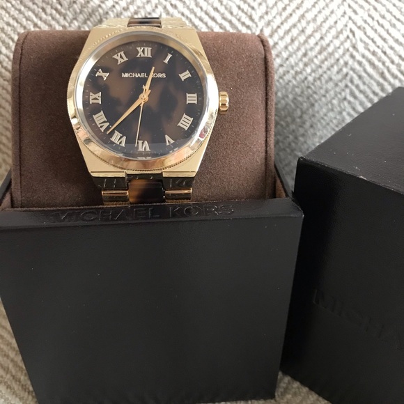 Michael Kors Watch - Picture 2 of 7